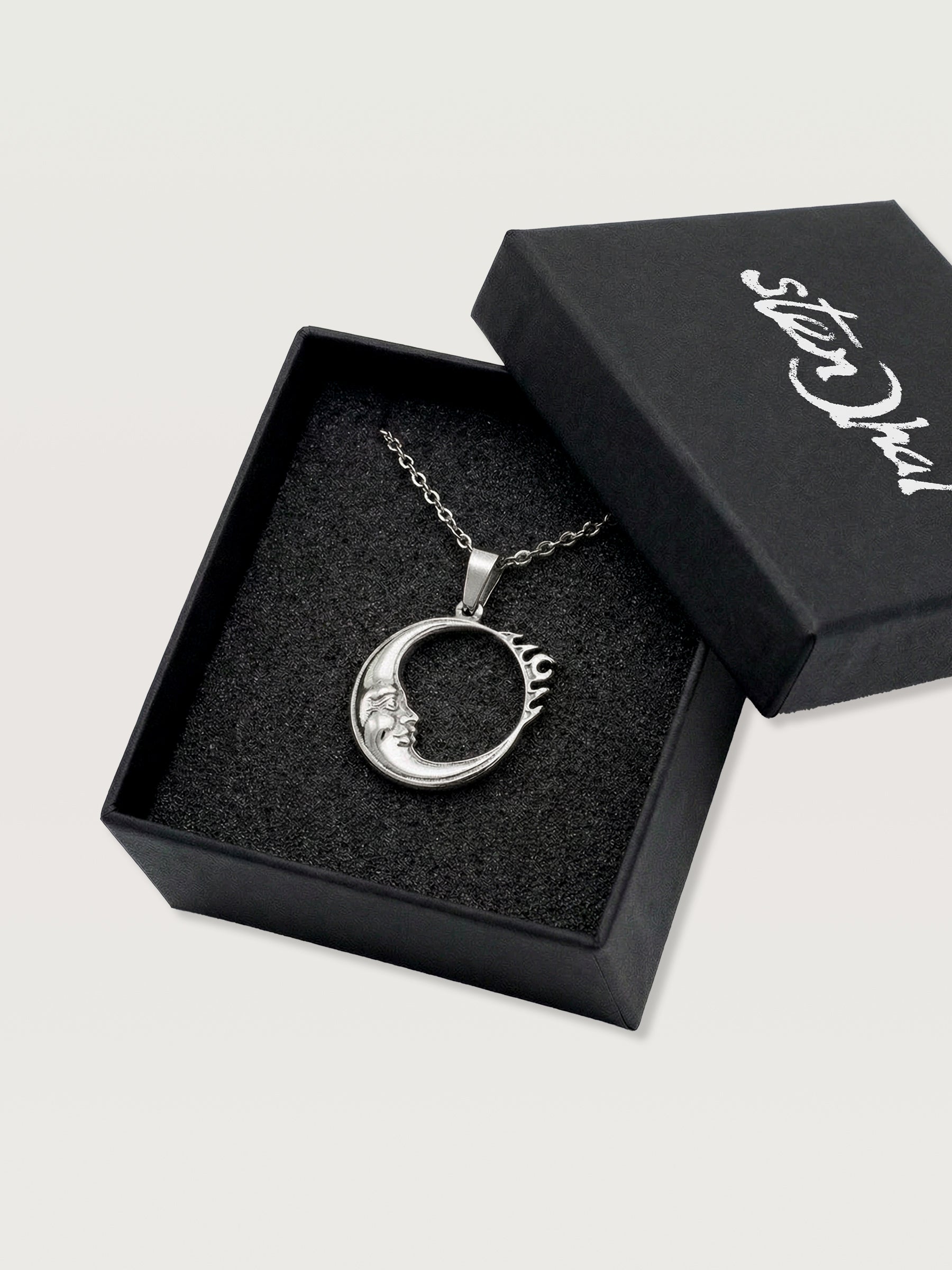 OZUNA x Beéle Stendhal - Moon Necklace